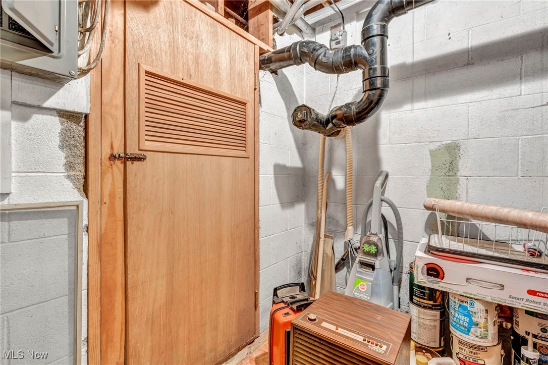 9184 Zimmerman Road Homerville, OH 44235 - Photo 35 of 50 View of utility room