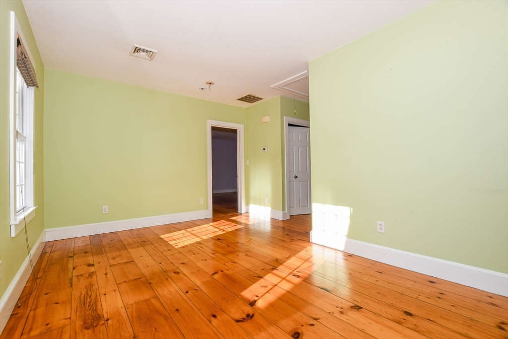 31 Marion Road Mattapoisett, MA 02739 - Photo 4 of 29 Gallery Image 4