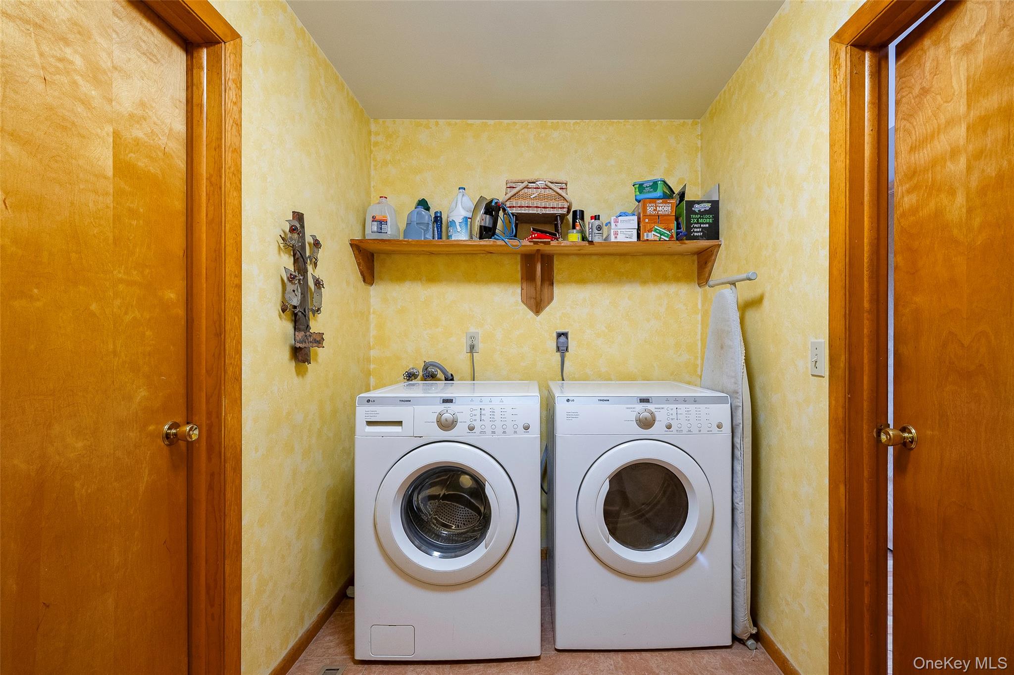 2 English Way Pleasant Valley, NY 12569 - Photo 13 of 32 a utility room with dryer and washer