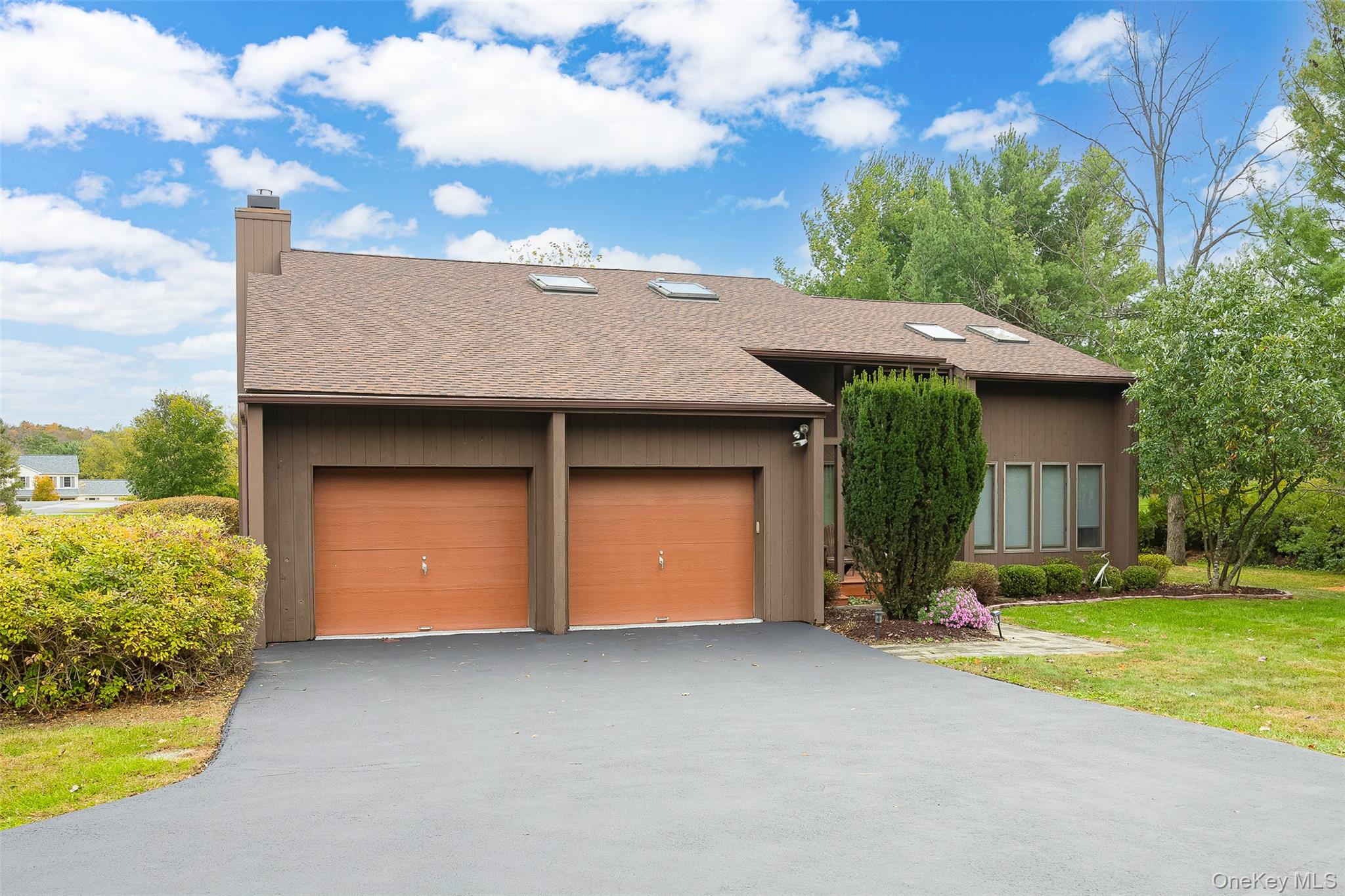 2 English Way Pleasant Valley, NY 12569 - Photo 28 of 32 a front view of a house with garden