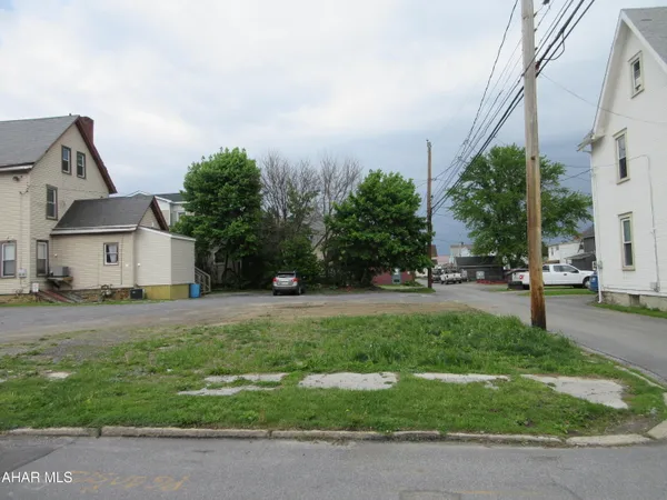 $5,500 | 850 South 25th Street, Altoona, PA 16601