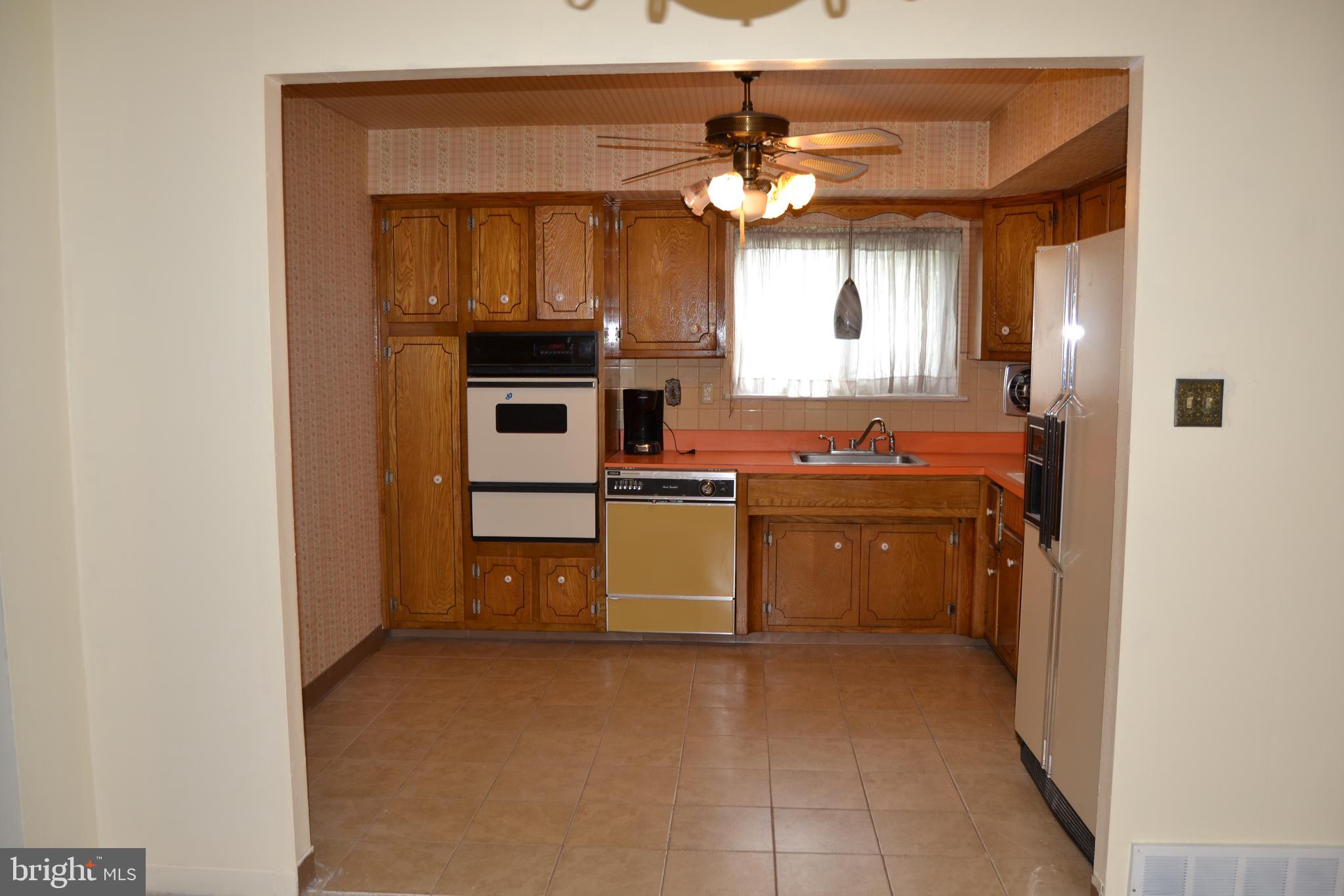 9986 Sandy Road Philadelphia, PA 19115 - Photo 8 of 34 Gallery Image 8