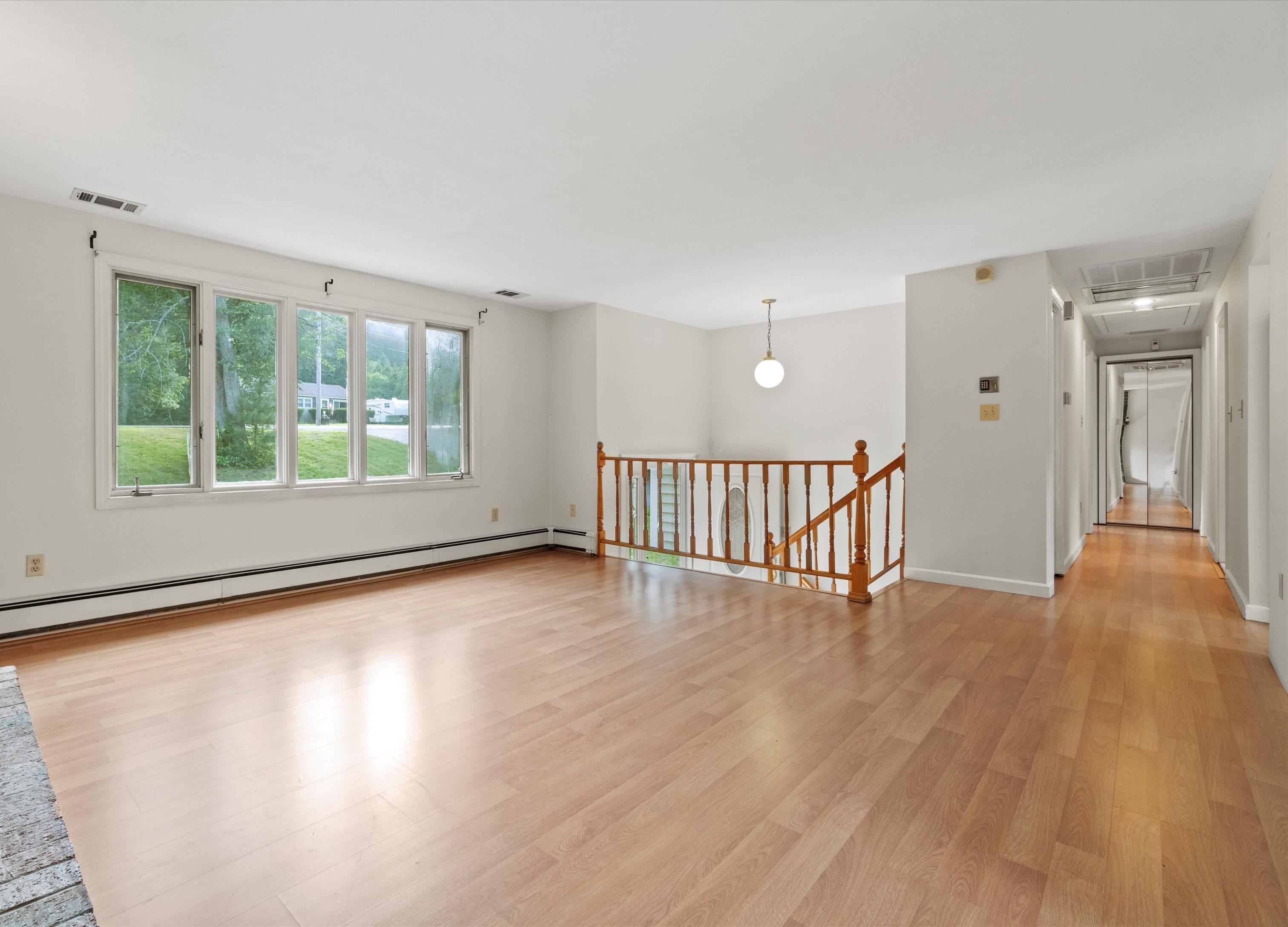1116 Mammoth Road Pelham, NH 03076 - Photo 13 of 38