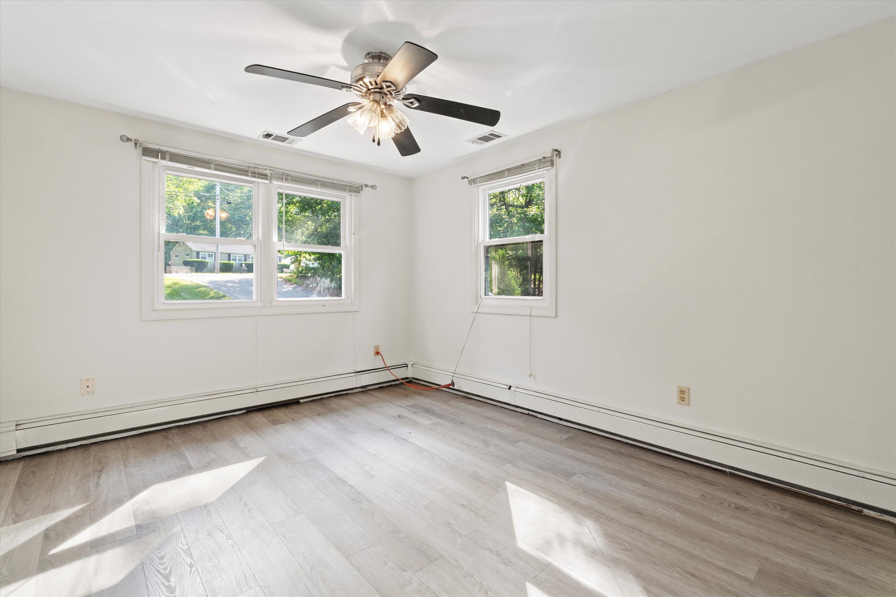 1116 Mammoth Road Pelham, NH 03076 - Photo 15 of 38