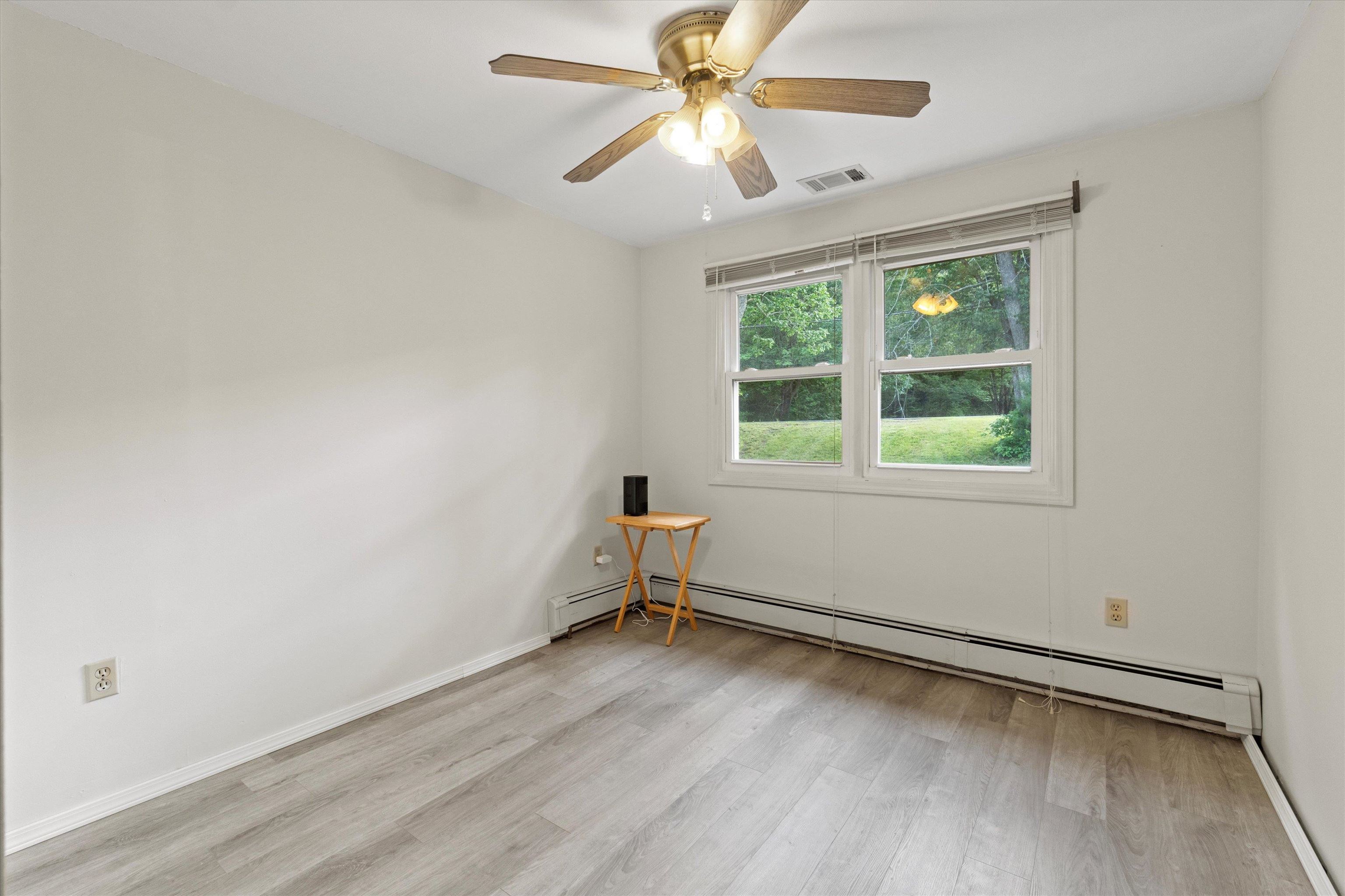 1116 Mammoth Road Pelham, NH 03076 - Photo 17 of 38