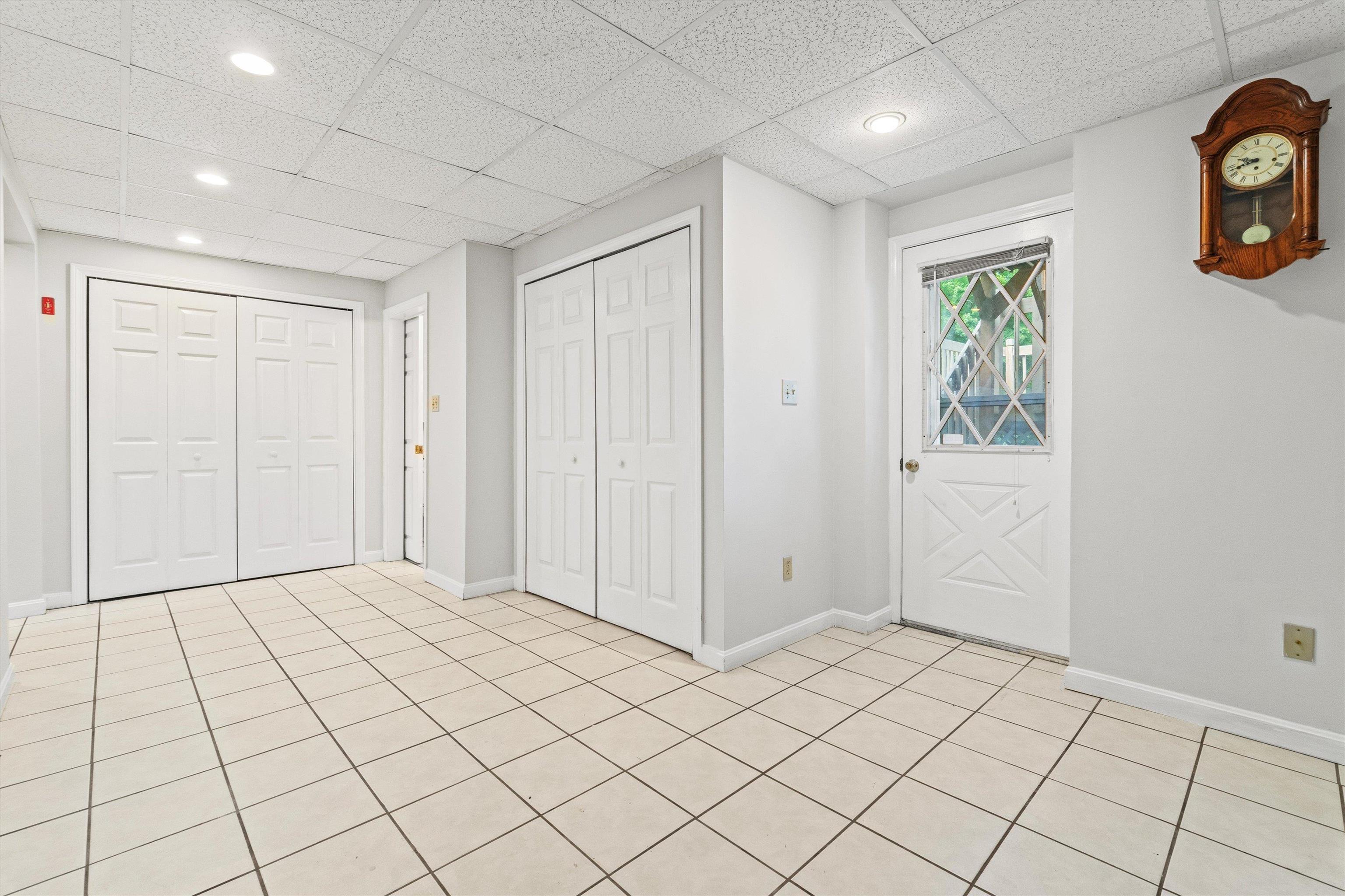 1116 Mammoth Road Pelham, NH 03076 - Photo 20 of 38