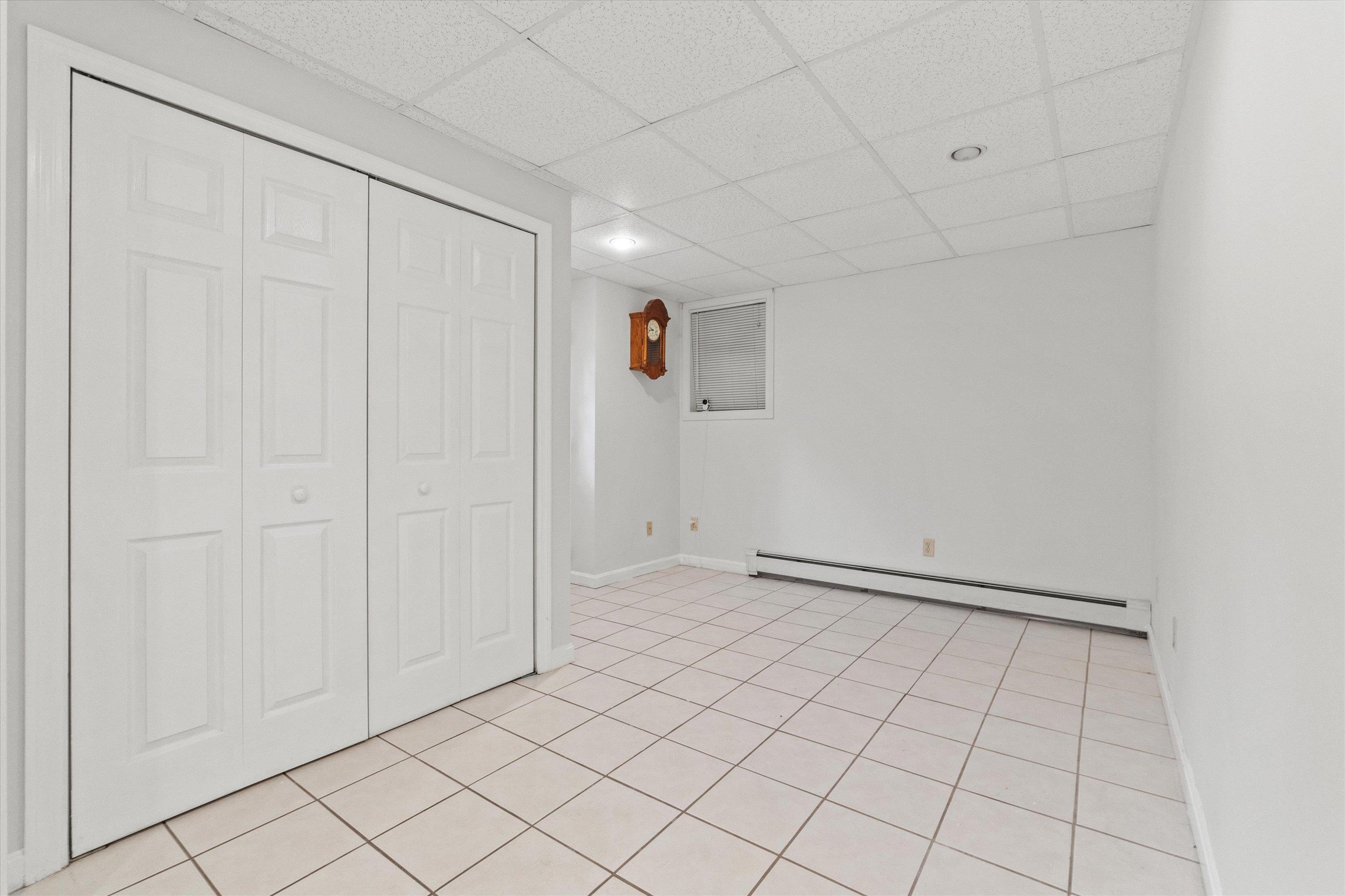 1116 Mammoth Road Pelham, NH 03076 - Photo 21 of 38