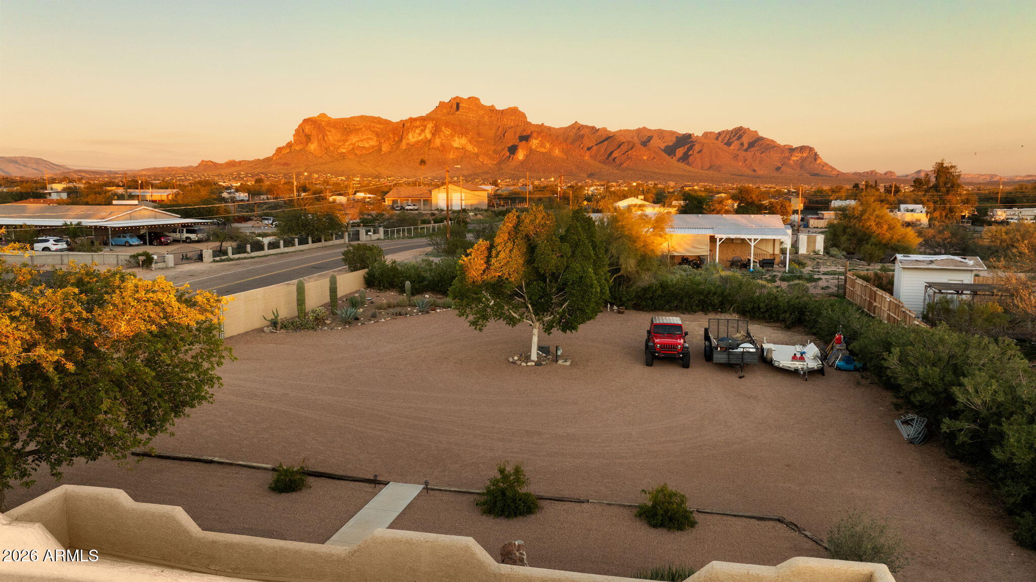 385 North Tomahawk Road Apache Junction, AZ 85119 - Photo 3 of 21