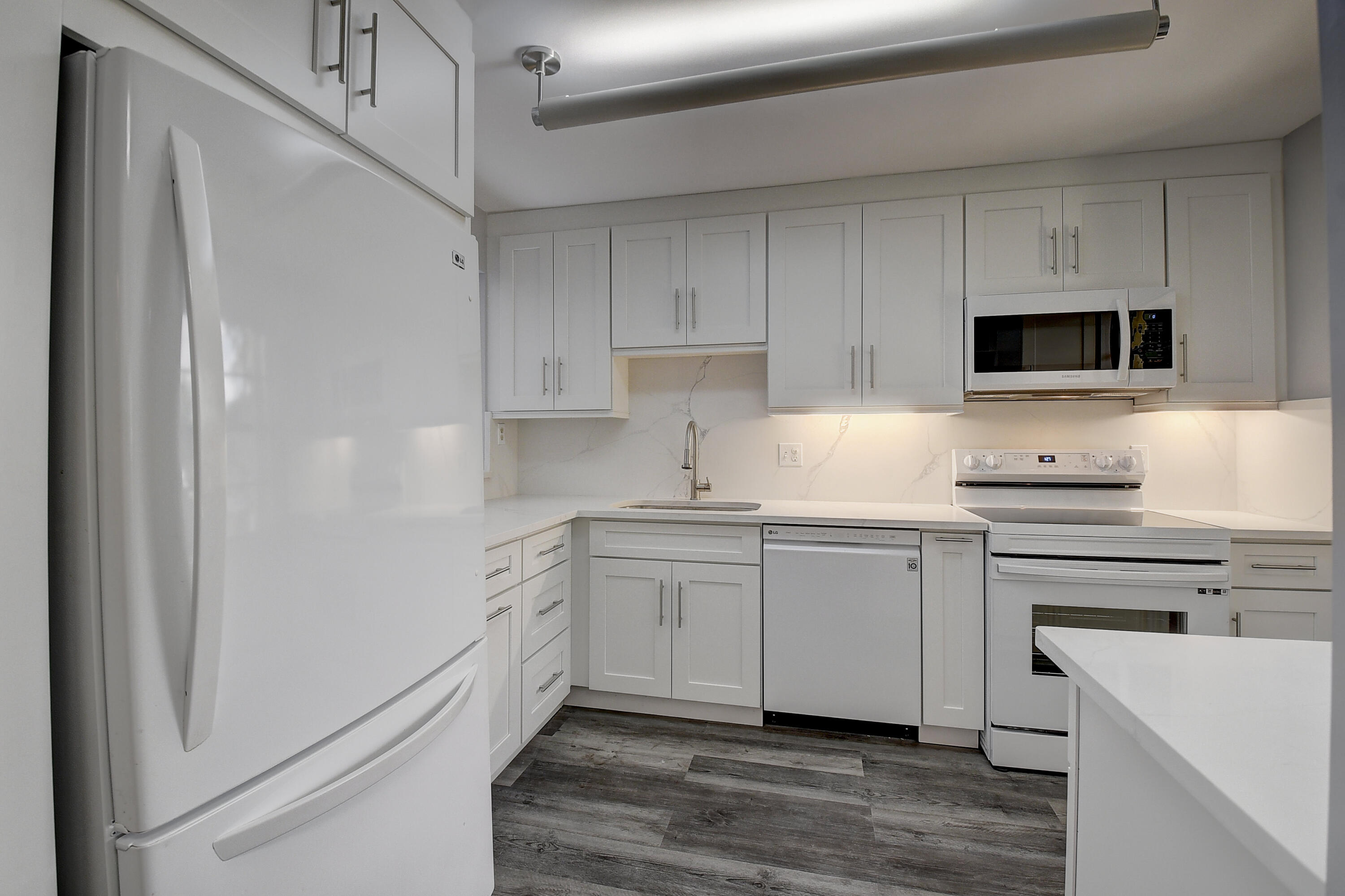 21662 Arriba Real, Unit 44G Boca Raton, FL 33433 - Photo 6 of 39 3 (10)