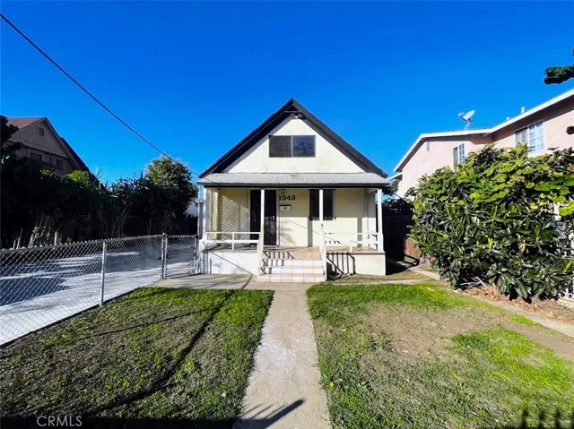 $2,295 | 1343 Walnut Avenue, Long Beach, CA 90813
