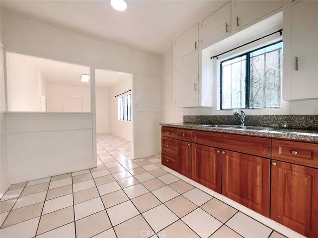 $2,295 | 1343 Walnut Avenue, Long Beach, CA 90813