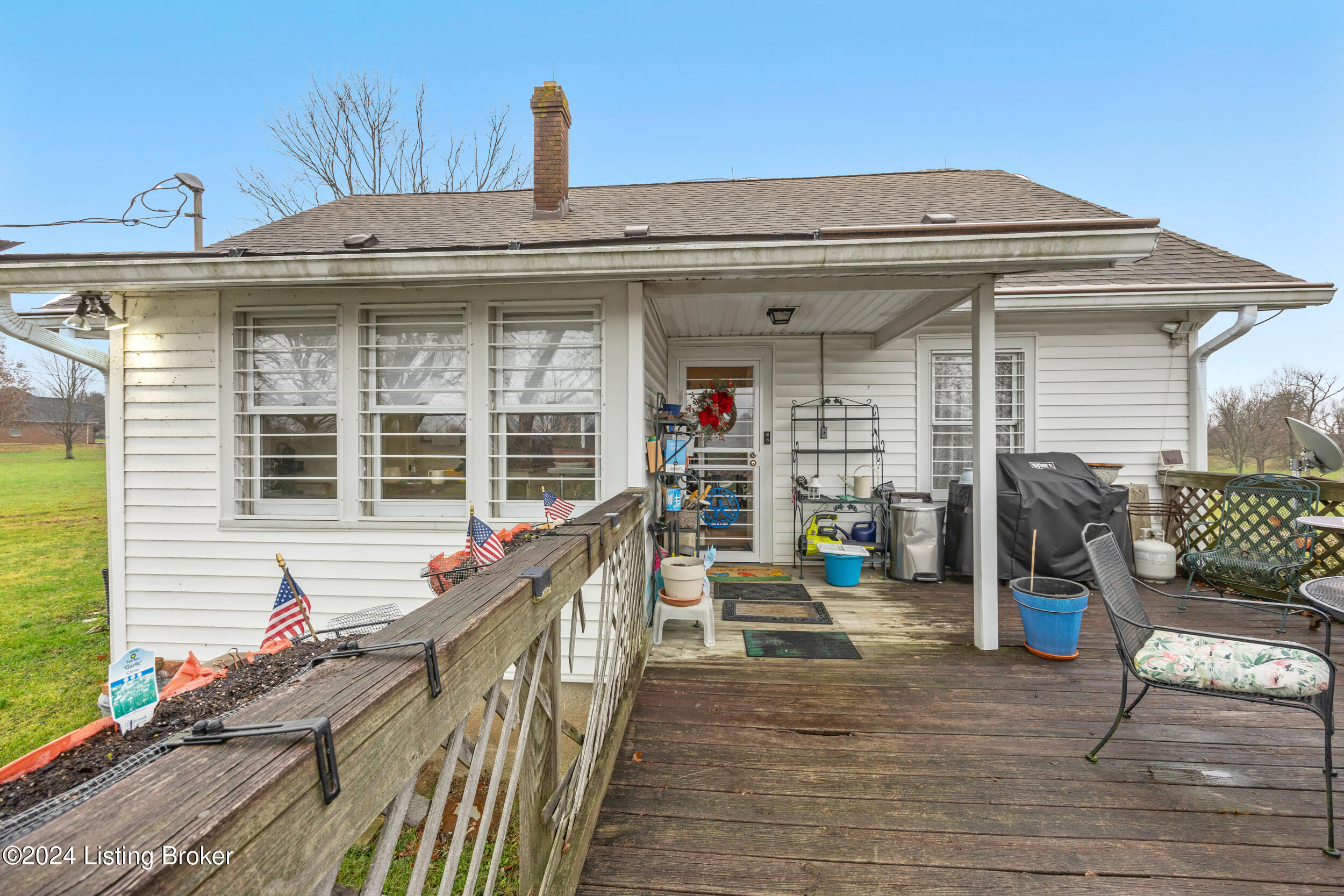 1756 Veechdale Road Simpsonville, KY 40067 - Photo 26 of 42 back deck