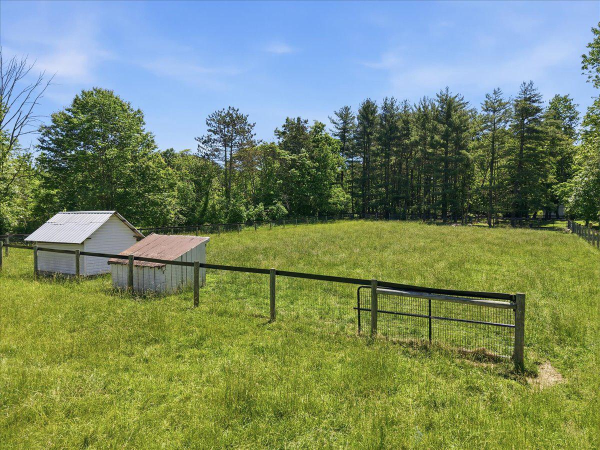 318 Welcome House Road Perkasie, PA 18944 - Photo 117 of 121 Serene pasture with no climb fencing