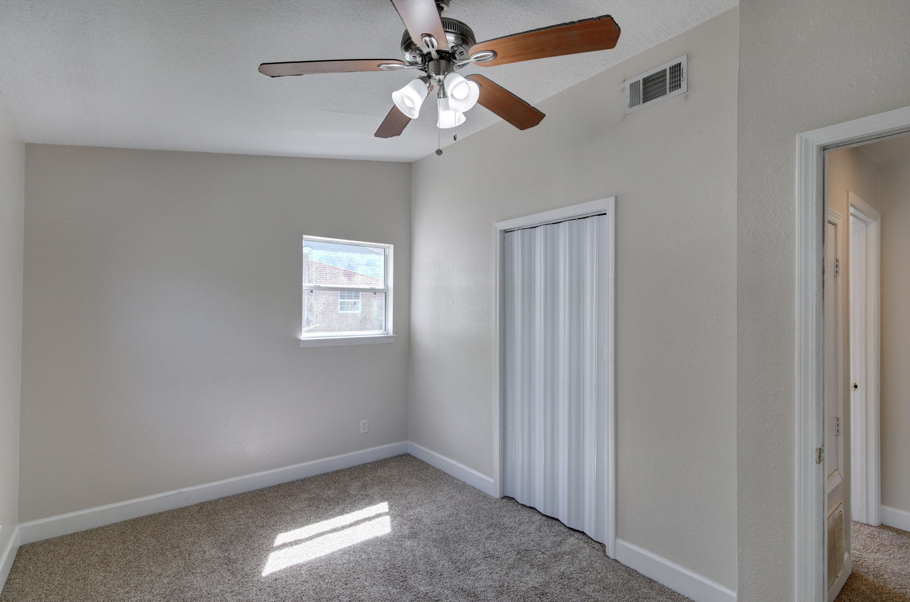 419 Westminster Road Fort Walton Beach, FL 32547 - Photo 23 of 40 a view of empty room with window