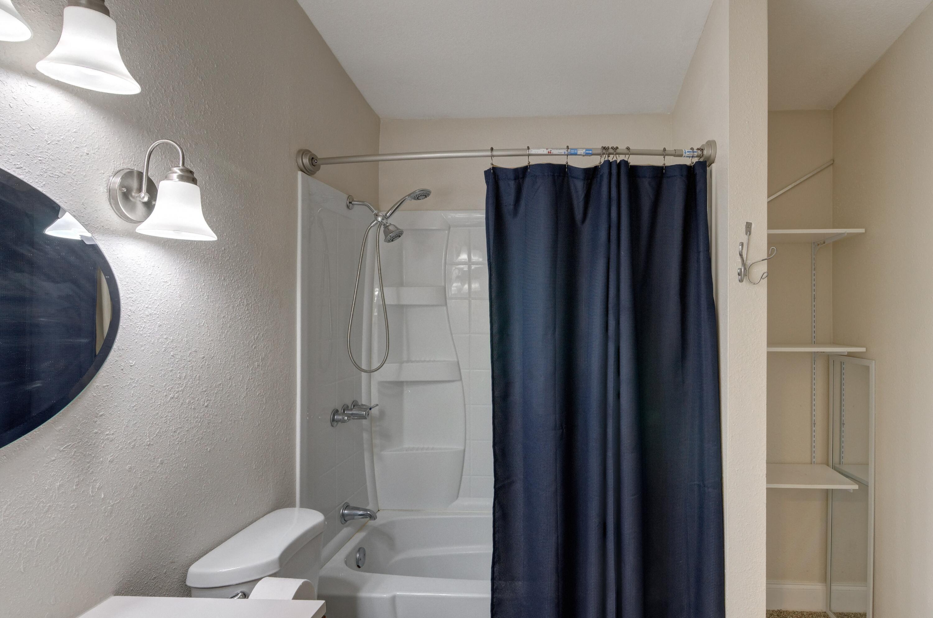 419 Westminster Road Fort Walton Beach, FL 32547 - Photo 25 of 40 a bathroom with a shower and a toilet