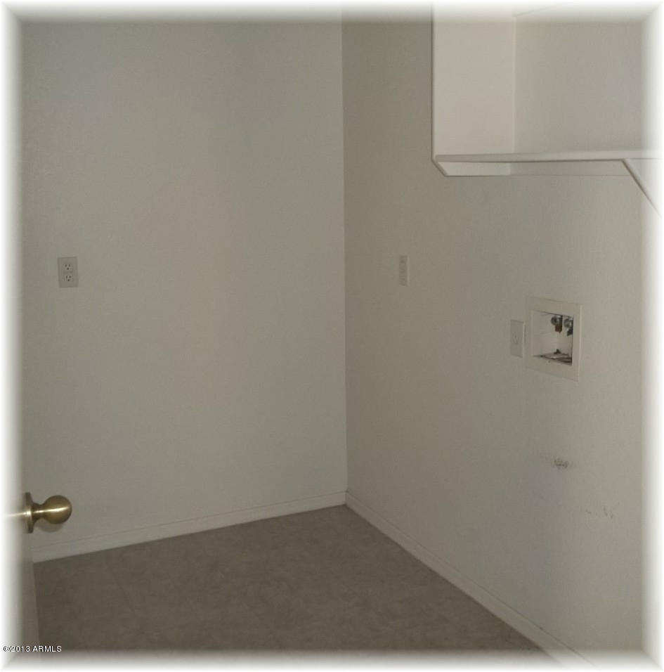 1918 East Vineyard Road Phoenix, AZ 85042 - Photo 17 of 21 14 Laundry Room