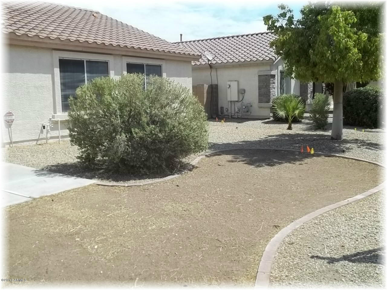 1918 East Vineyard Road Phoenix, AZ 85042 - Photo 21 of 21 19 Front Yard