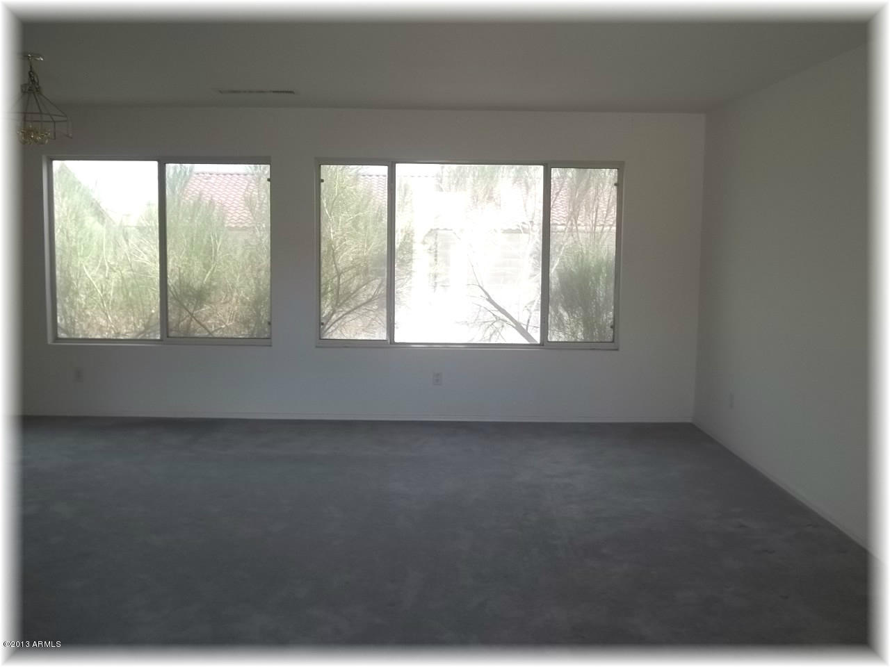 1918 East Vineyard Road Phoenix, AZ 85042 - Photo 4 of 21 04 Living Room