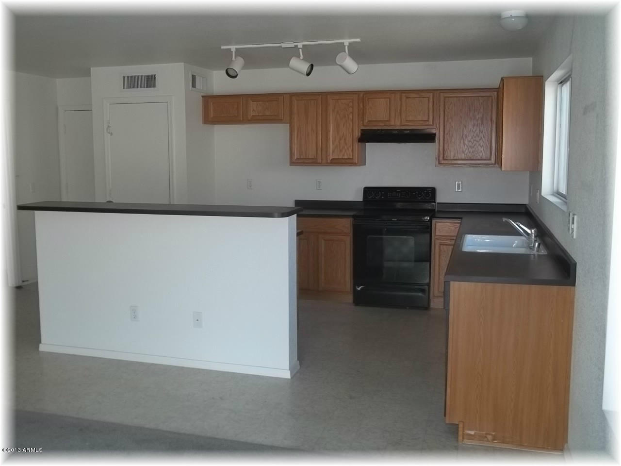 1918 East Vineyard Road Phoenix, AZ 85042 - Photo 6 of 21 06 Kitchen