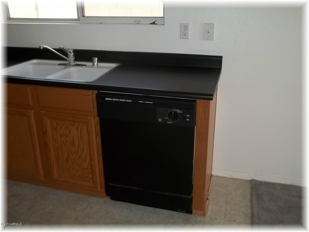 1918 East Vineyard Road Phoenix, AZ 85042 - Photo 7 of 21 20 Dishwasher