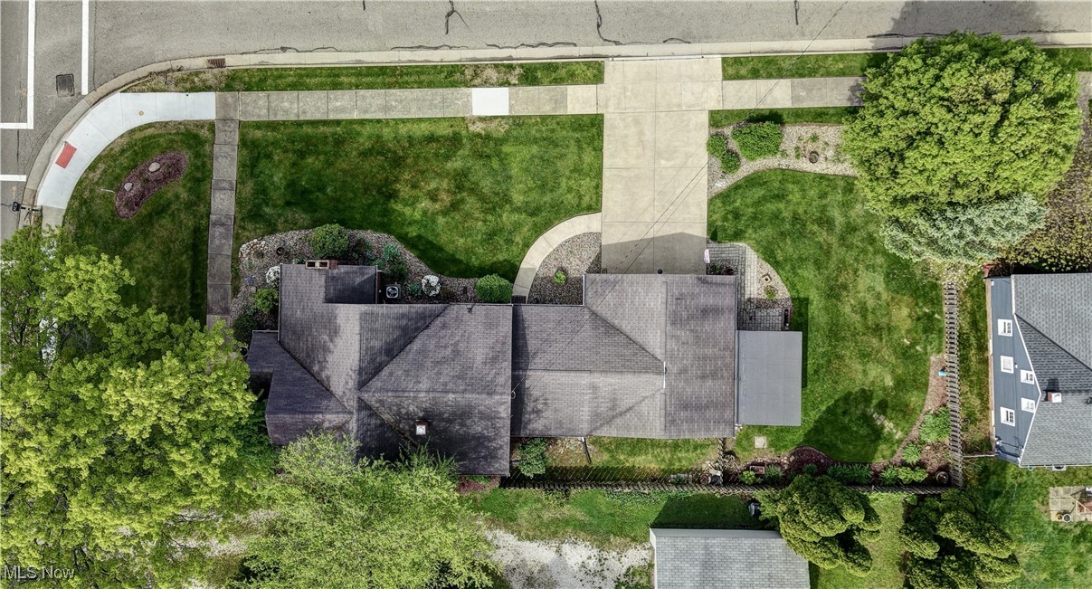 283 Everhard Road Southwest North Canton, OH 44709 - Photo 12 of 46 Gallery Image 12