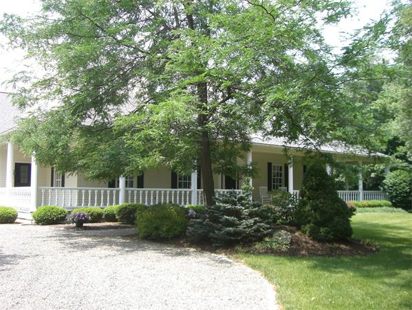 75 Salem Road Topsfield, MA 01983 - Photo 6 of 25 a front view of a house with a yard