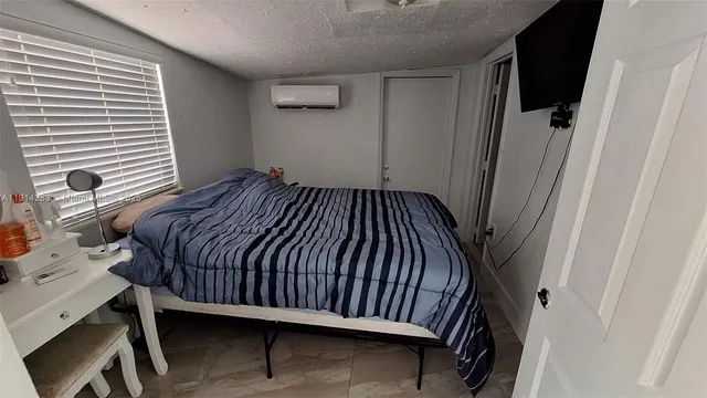 $585,000 | 6810 Douglas Street, Hollywood, FL 33024