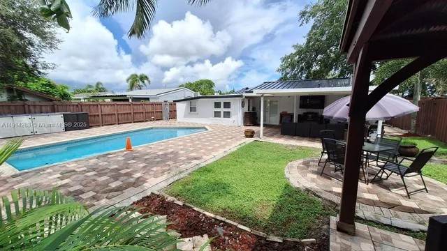 $585,000 | 6810 Douglas Street, Hollywood, FL 33024