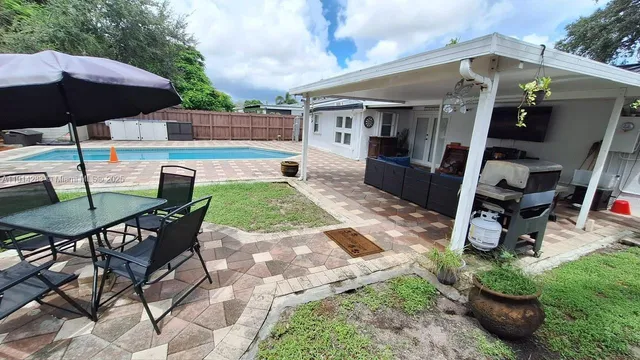 $585,000 | 6810 Douglas Street, Hollywood, FL 33024