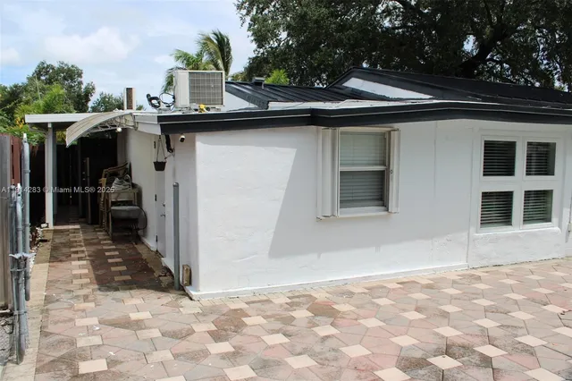 $585,000 | 6810 Douglas Street, Hollywood, FL 33024