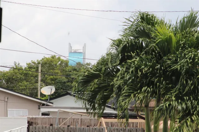 $585,000 | 6810 Douglas Street, Hollywood, FL 33024