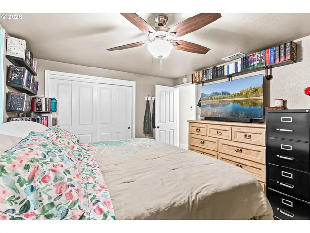 $399,900 | 3712 Colver Road, Phoenix, OR 97535