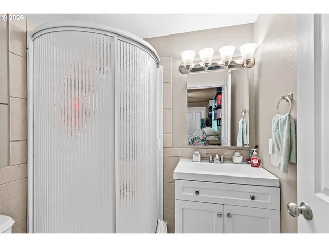 $399,900 | 3712 Colver Road, Phoenix, OR 97535