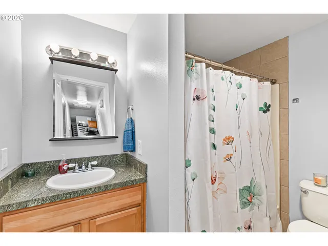 $399,900 | 3712 Colver Road, Phoenix, OR 97535