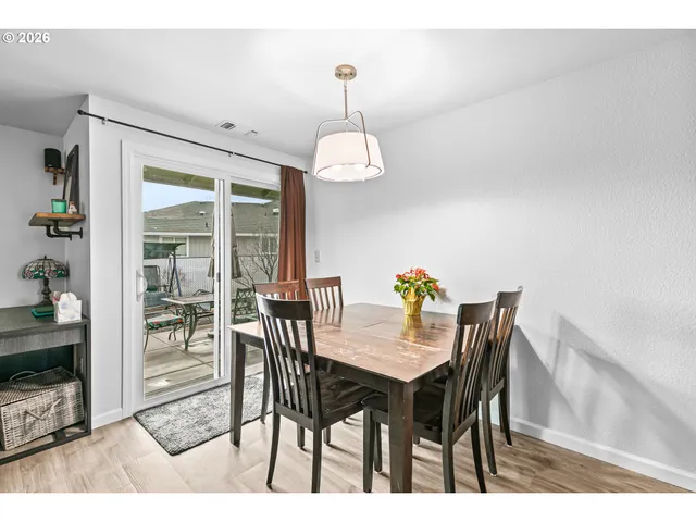 $399,900 | 3712 Colver Road, Phoenix, OR 97535