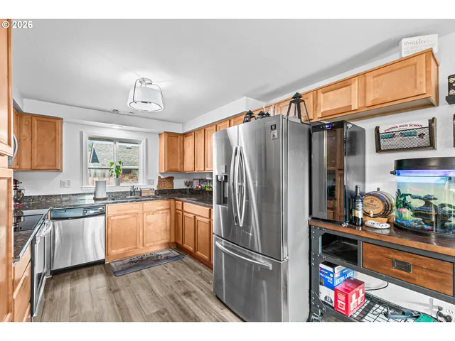 $399,900 | 3712 Colver Road, Phoenix, OR 97535