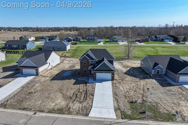 $404,900 | 10198 Hunt Drive, Davison, MI 48423