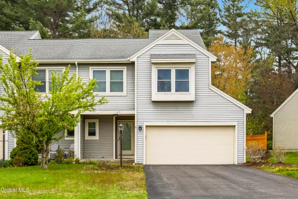 $399,900 | 125 Garnett Lane, Guilderland, NY 12159