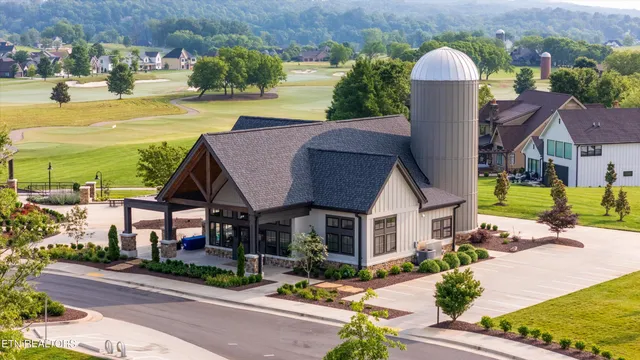 $1,050,000 | 2705 Chestnut Lane, Loudon, TN 37774