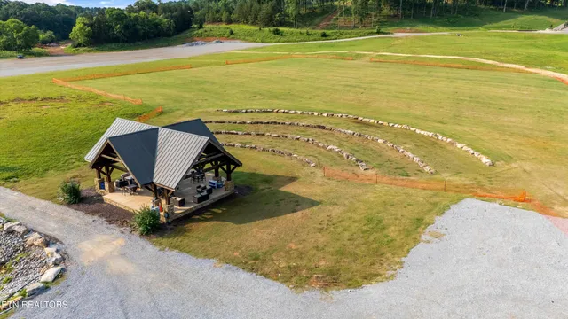 $1,050,000 | 2705 Chestnut Lane, Loudon, TN 37774