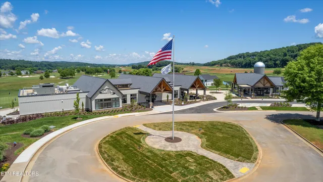 $1,050,000 | 2705 Chestnut Lane, Loudon, TN 37774