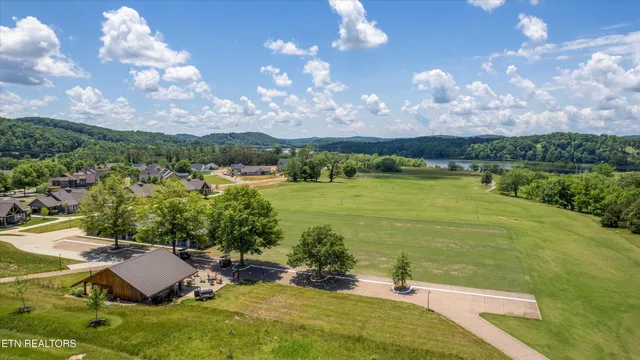 $1,050,000 | 2705 Chestnut Lane, Loudon, TN 37774