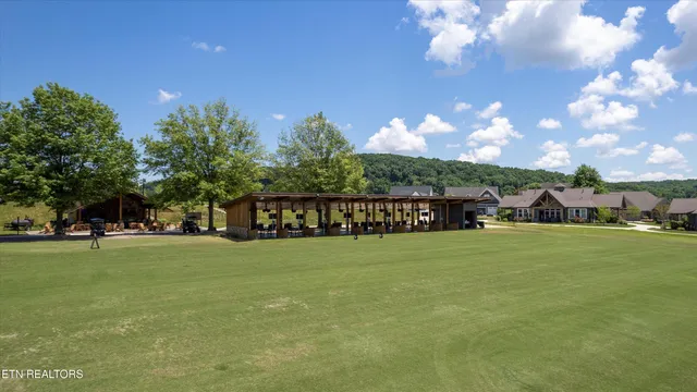 $1,050,000 | 2705 Chestnut Lane, Loudon, TN 37774