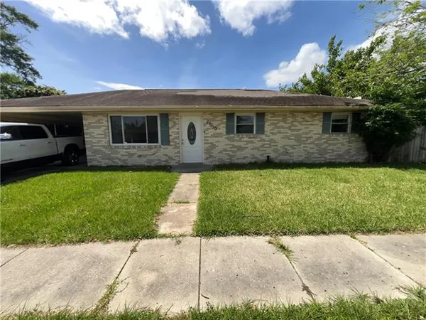 $1,600 | 2500 Campagna Drive, Chalmette, LA 70043