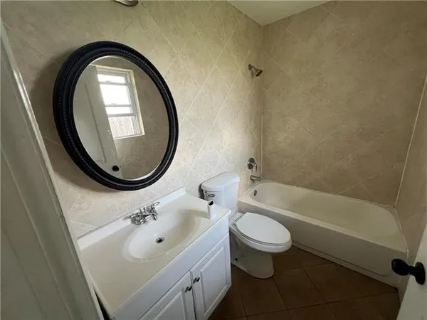 $1,600 | 2500 Campagna Drive, Chalmette, LA 70043