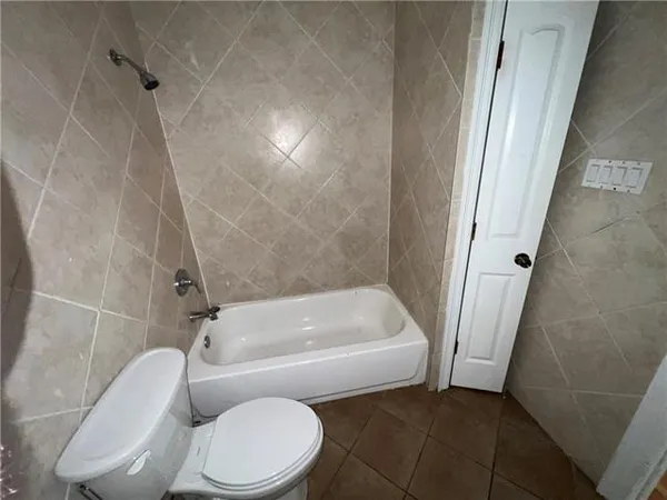 $1,600 | 2500 Campagna Drive, Chalmette, LA 70043