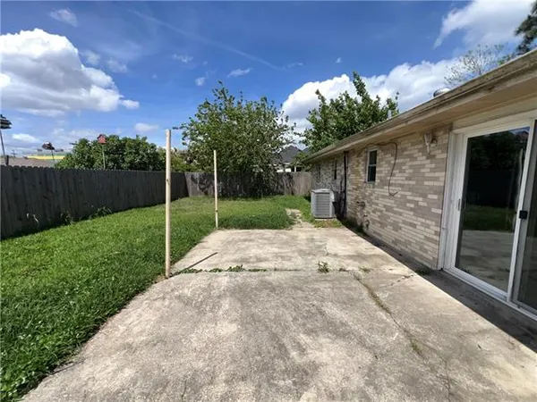 $1,600 | 2500 Campagna Drive, Chalmette, LA 70043