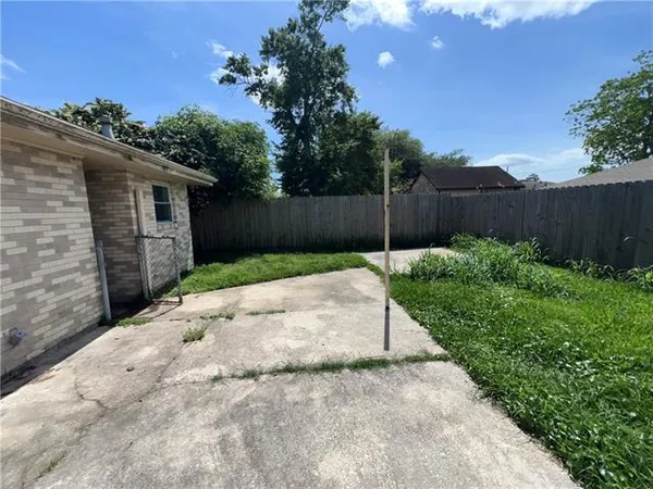 $1,600 | 2500 Campagna Drive, Chalmette, LA 70043