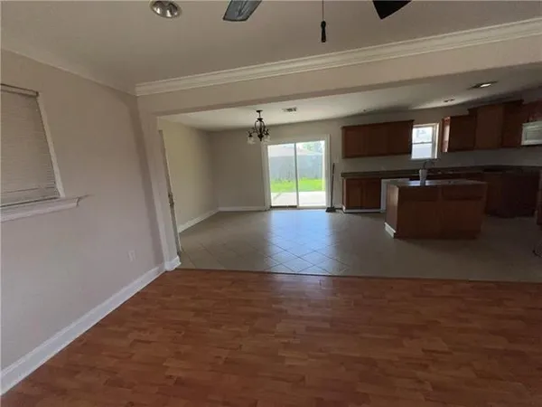 $1,600 | 2500 Campagna Drive, Chalmette, LA 70043