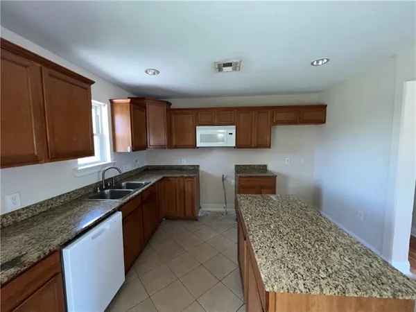 $1,600 | 2500 Campagna Drive, Chalmette, LA 70043